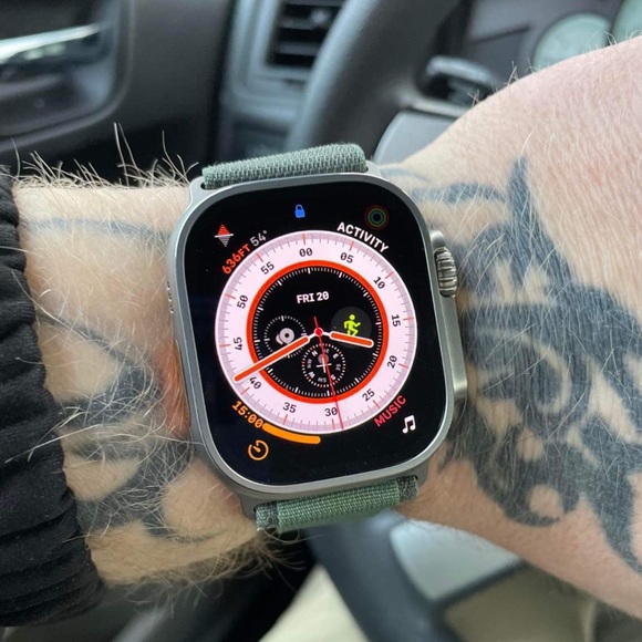 Apple Watch ULTRA - Picture 1 of 3